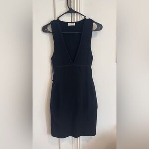 Aritzia Babaton Contour Ribbed Dress in Black size Small (4-6).